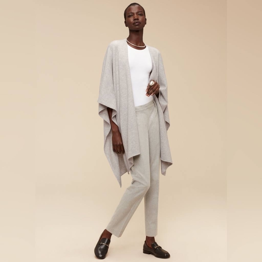 Aritzia Babaton oversized wool and cashmere shawl Xxs/Xs light grey